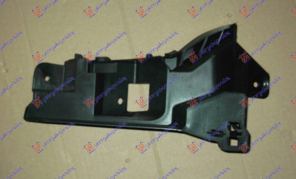 NOSAC ZADNJEG BRANIKA UNUTRASNJI BOCNI PLASTICNI (H/B) (O) - LEVO