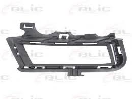 RESETKA PREDNJEG BRANIKA GORNJA (SA MAGLENKOM) (HROM LAJSNA) - DESNO