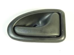 KVAKA ZA PRED./ZAD.VRATA UN.D-Clio(01-04 - DESNO